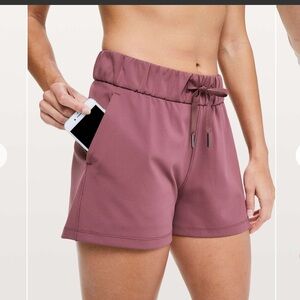 Lululemon on the fly short